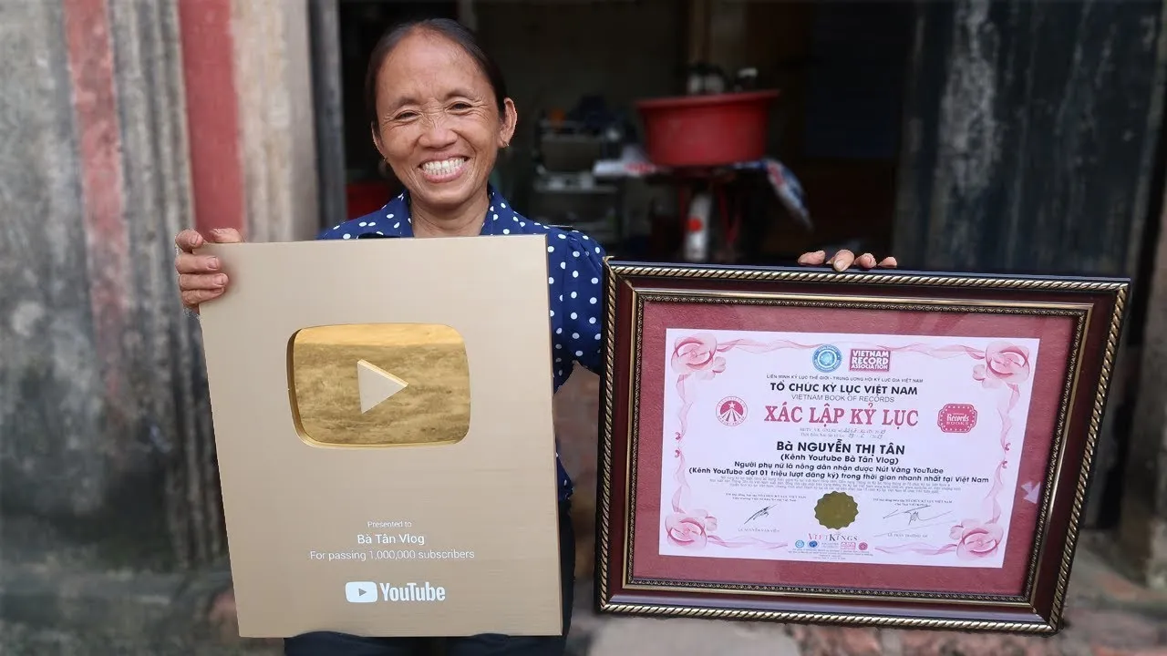 yeah1-thuc-hu-hinh-anh-ba-tan-vlog-an-thung-uong-vai (1)