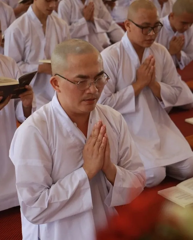 sao-viet-xuong-toc-xuat-gia (4)