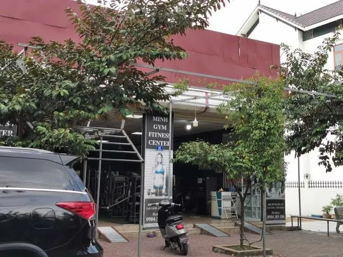 nguoi-dan-ong-ra-di-khi-day-ta (2)