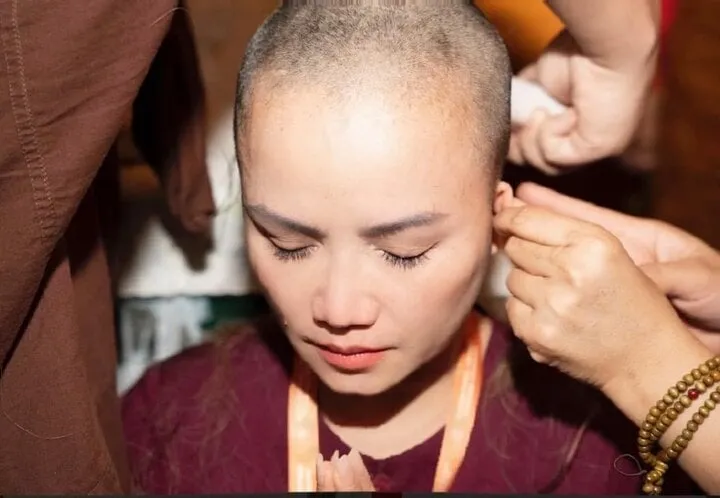 bi-nghi-van-xuong-toc-danh-bong-ten-tuoi-hoang-yen-noi-gi (5)