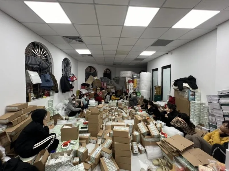 dong-thai-moi-cua-nguyen-hoang-mai-ly-sau-khi-kho-hang-bi-dot-kich (5)