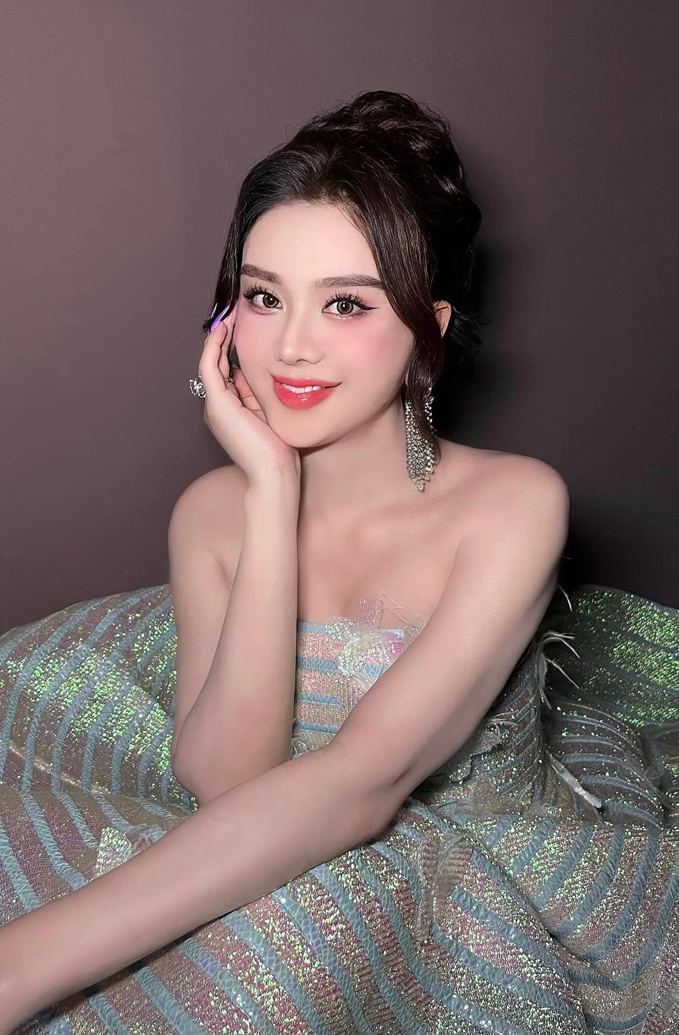 lam-khanh-chi-vuong-tranh-cai-vi-quang-cao-kem-lo (2)