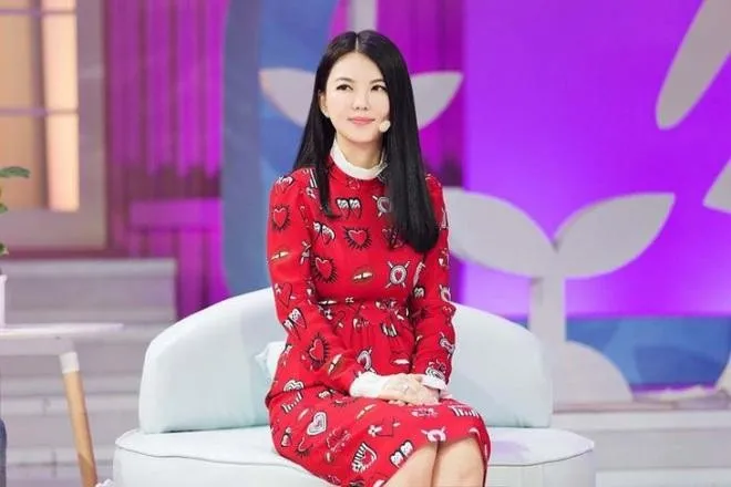 mc-ly-tuong-tung-cuop-bo-ban-than-gay-tranh-cai-nay-song-don-doc-voi-khoi-tai-san-171-nghin-ty (3)