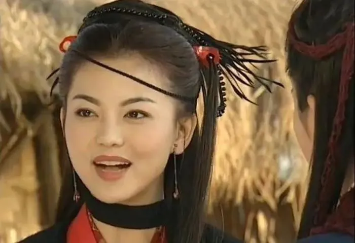 mc-ly-tuong-tung-cuop-bo-ban-than-gay-tranh-cai-nay-song-don-doc-voi-khoi-tai-san-171-nghin-ty (4)