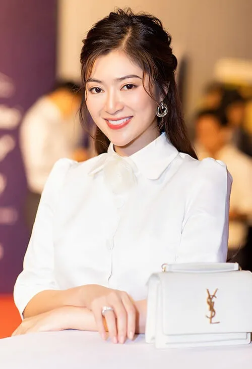 dien-vien-thanh-truc-lan-dau-xac-nhan-dang-mang-thai-bo-cua-dua-be-gay-to-mo