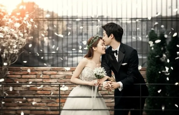 giao-het-tai-san-cho-vo-sau-khi-ket-hon-chong-ta-hoa-phat-hien-bi-mat-vo-giau-kin (3)