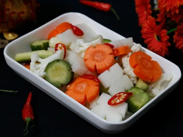 nguoi-dan-ong-ngo-doc-suyt-ra-di-mai-mai-vi-loai-rau-quen-thuoc (4)