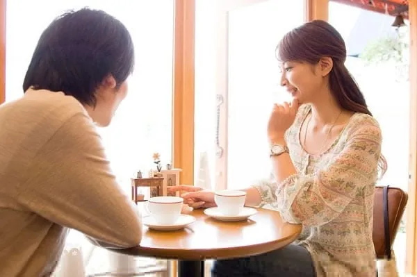 nguoi-dan-ong-di-xem-mat-100-buoi-van-doc-than (2)