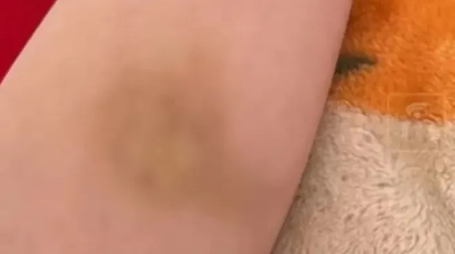 co-dau-thay-canh-tuong-lien-bao-canh-sat (2)