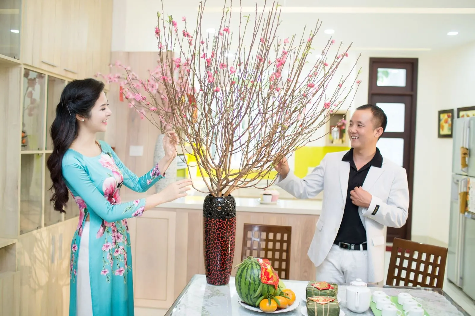 cay-dao-tet-nen-dat-o-dau-trong-nha (1)