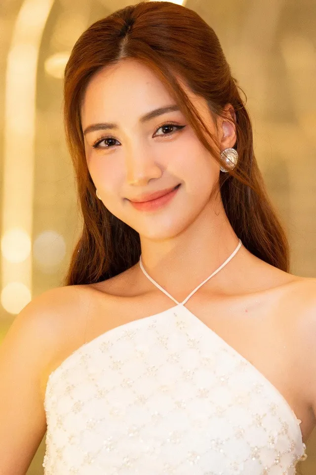 hoa-minzy-dang-anh-bung-day-vet-ran (2)