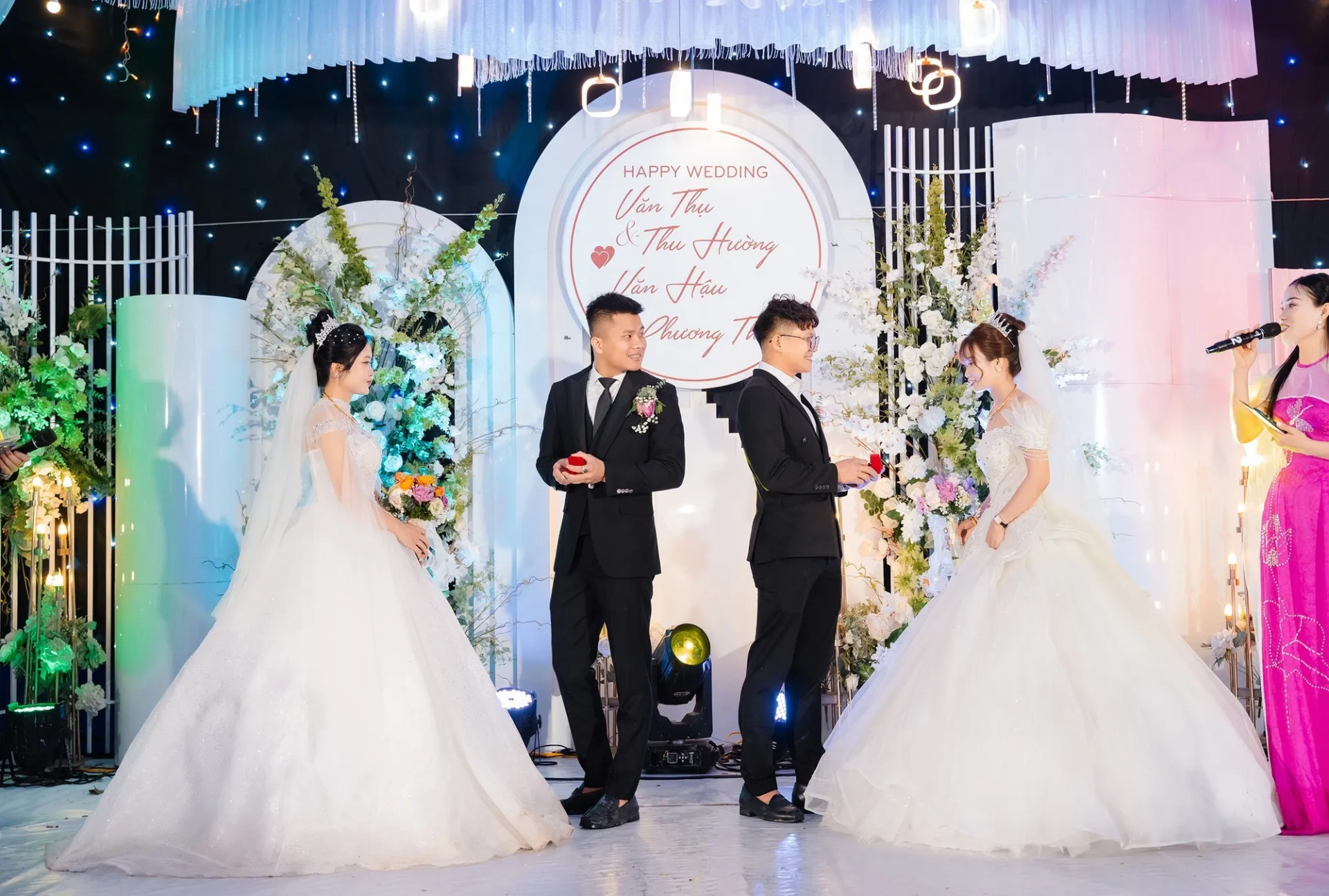 hai-anh-em-ruot-to-chuc-dam-cuoi-cung-cho-cung-ngay-gia-dinh-ban-dau-phan-doi (3)