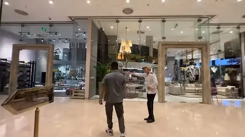 khoa-pug-chi-1-ty-sam-do-tet (3)