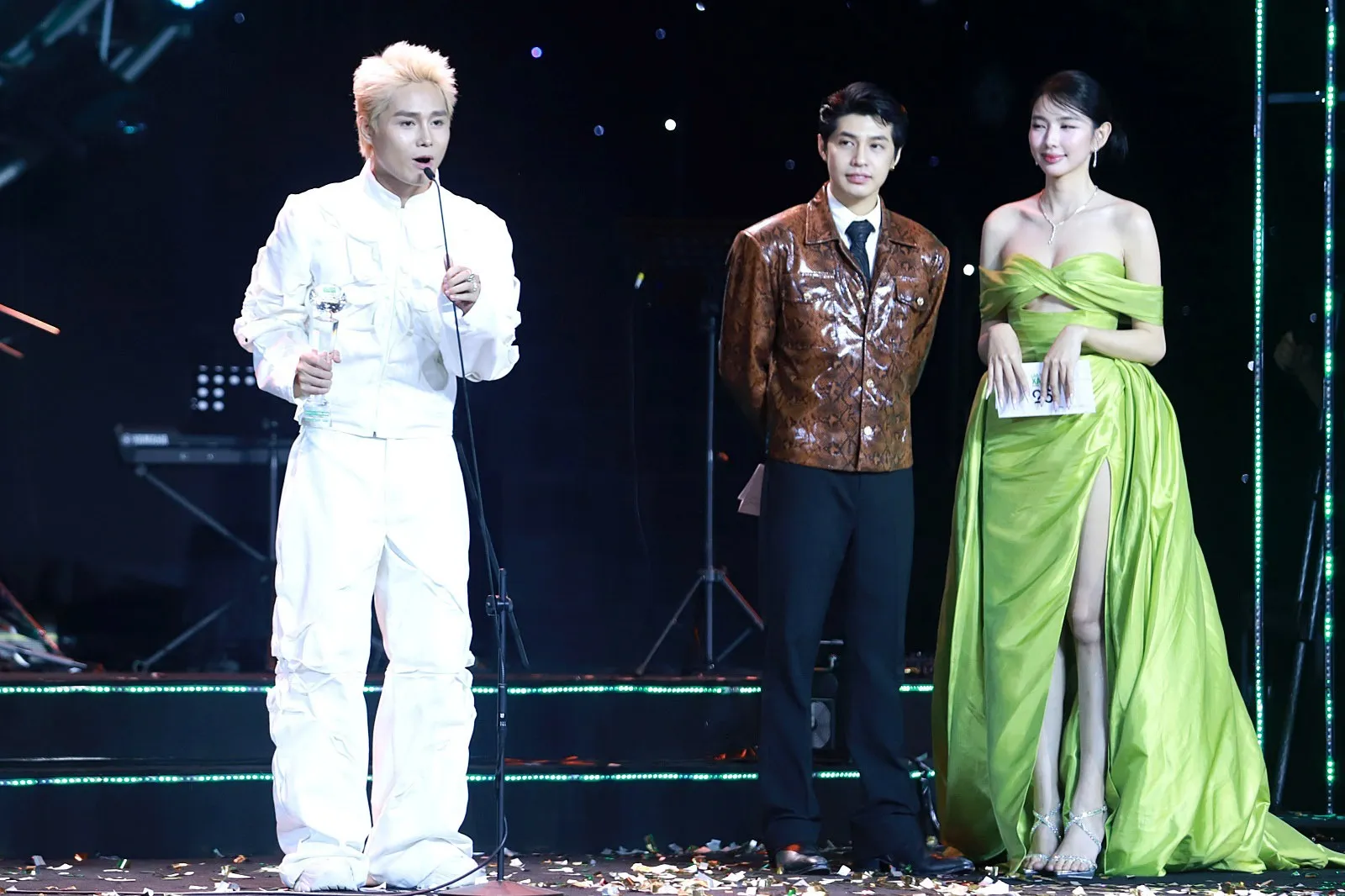 tang-duy-tan-cong-khai-tin-nhan-cua-den-vau (9)