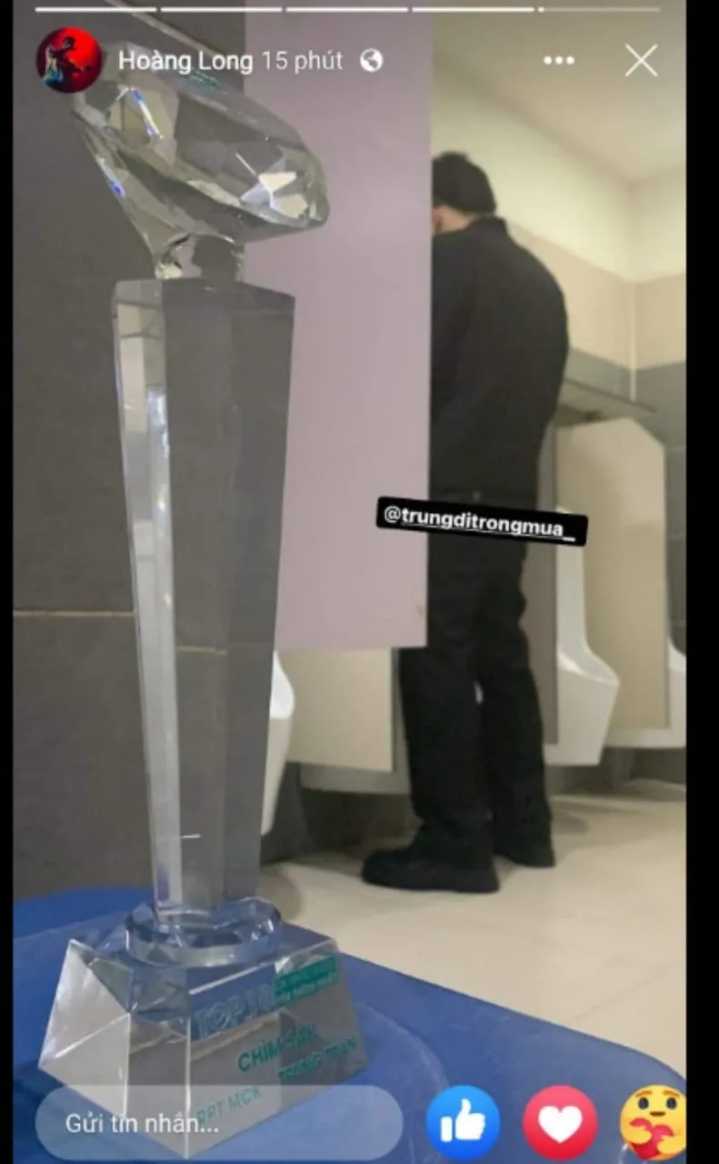 mck-gay-tranh-cai-khi-dat-cup-lan-song-xanh-tren-thung-rac (1)