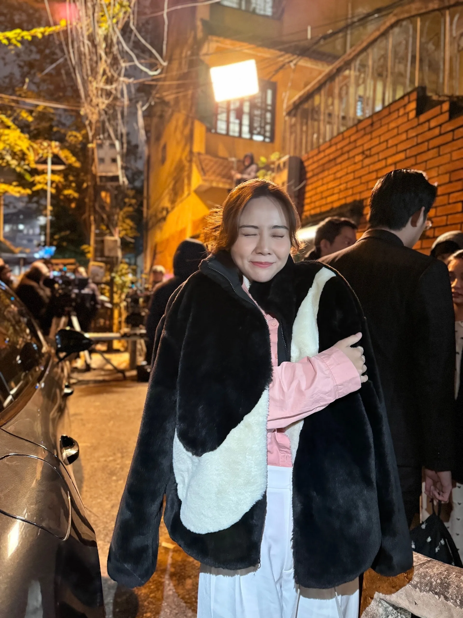 nu-dien-vien-dinh-dam-kiet-suc-khi-dang-quay-phim-biet-ly-do-ai-cung-dong-cam (3)