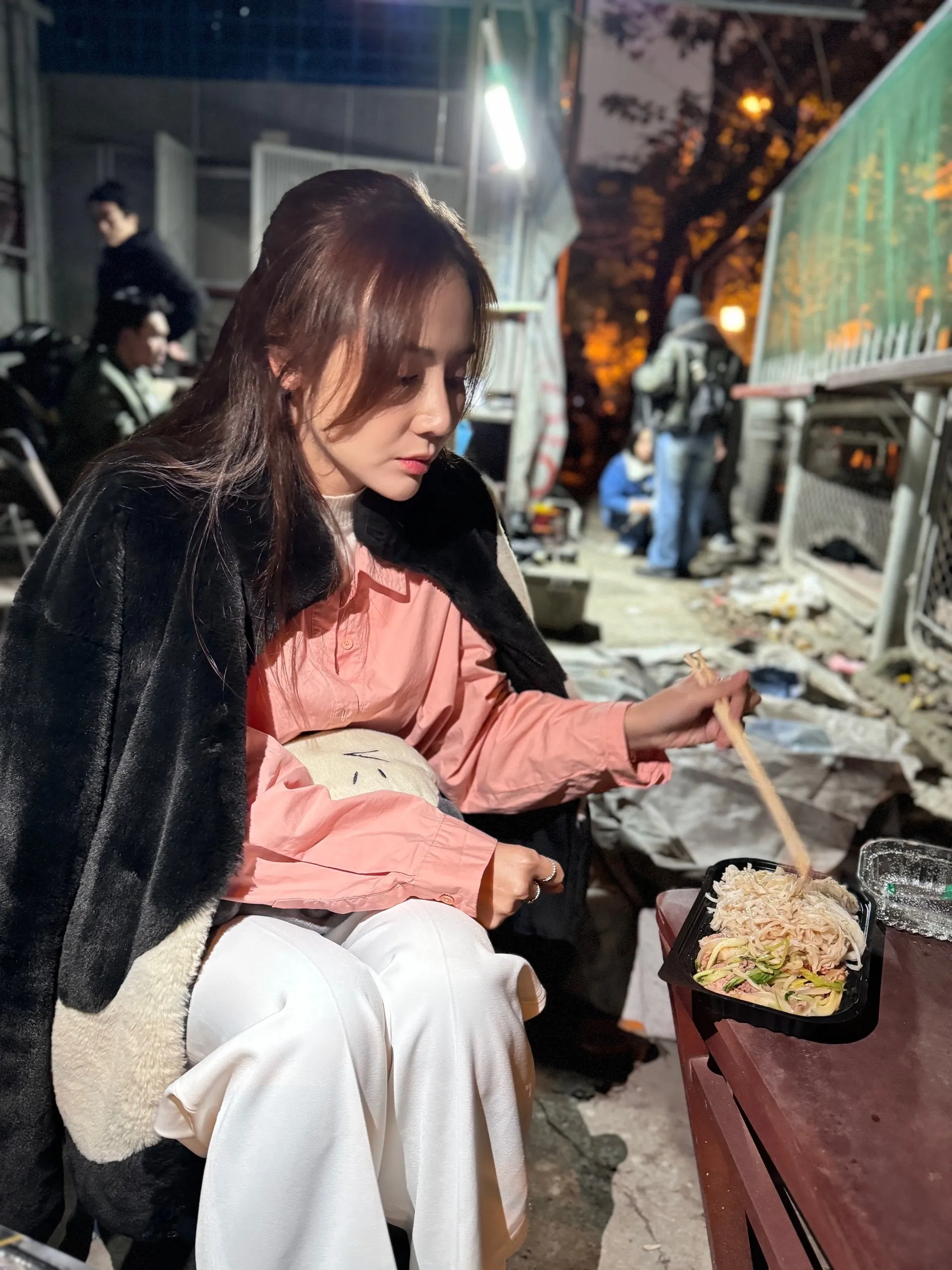 nu-dien-vien-dinh-dam-kiet-suc-khi-dang-quay-phim-biet-ly-do-ai-cung-dong-cam (5)