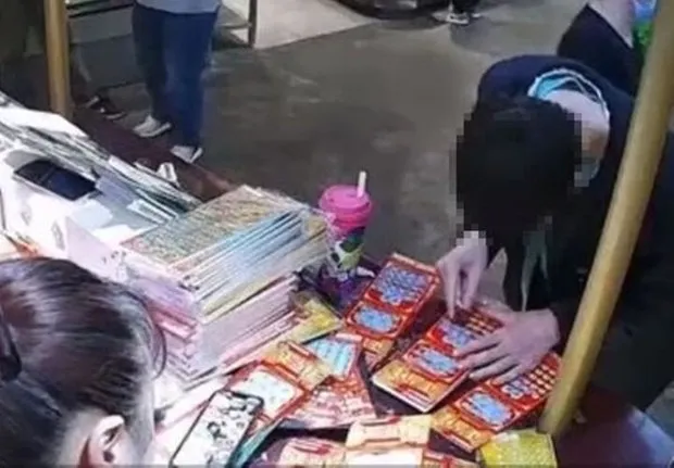 chang-trai-cao-ve-so-het-90-trieu-vi-khong-co-tien-don-tet (1)