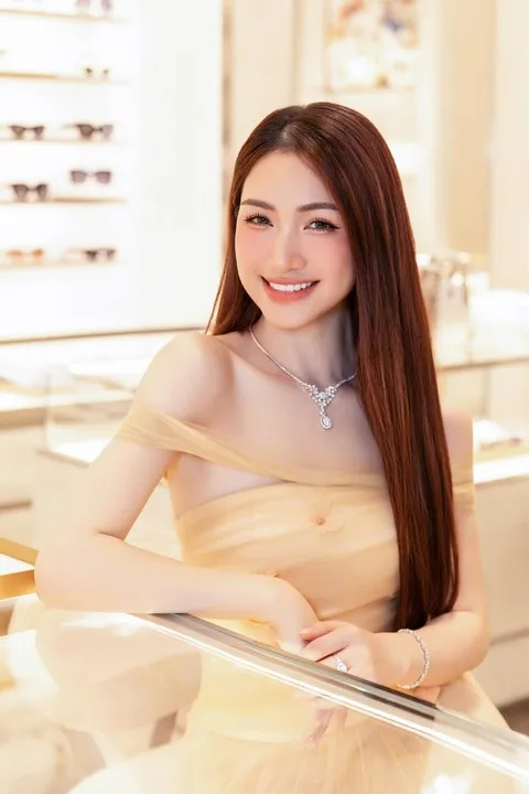 hoa-minzy-tung-khong-co-tien-ve-que-an-tet (4)