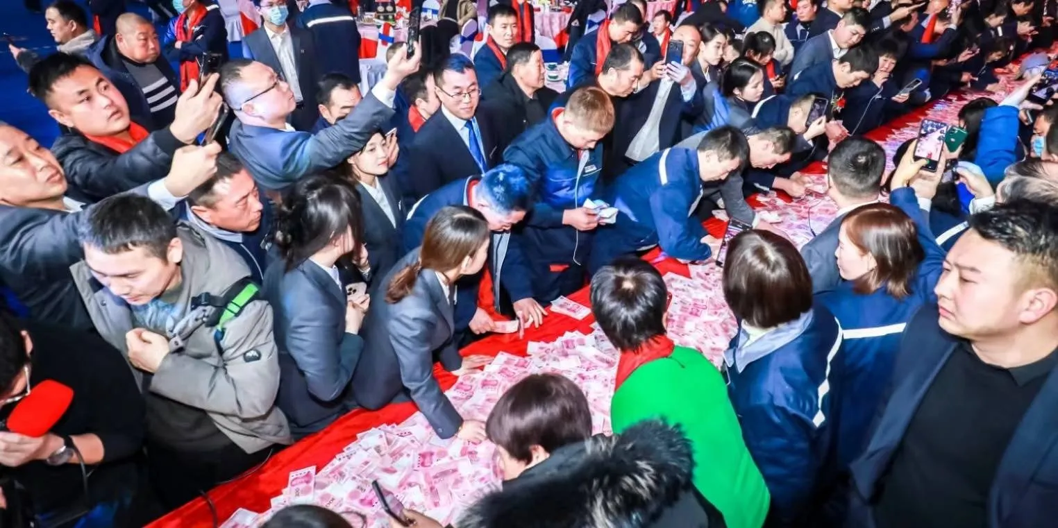 cong-ty-thuong-tet-doc-la (3)