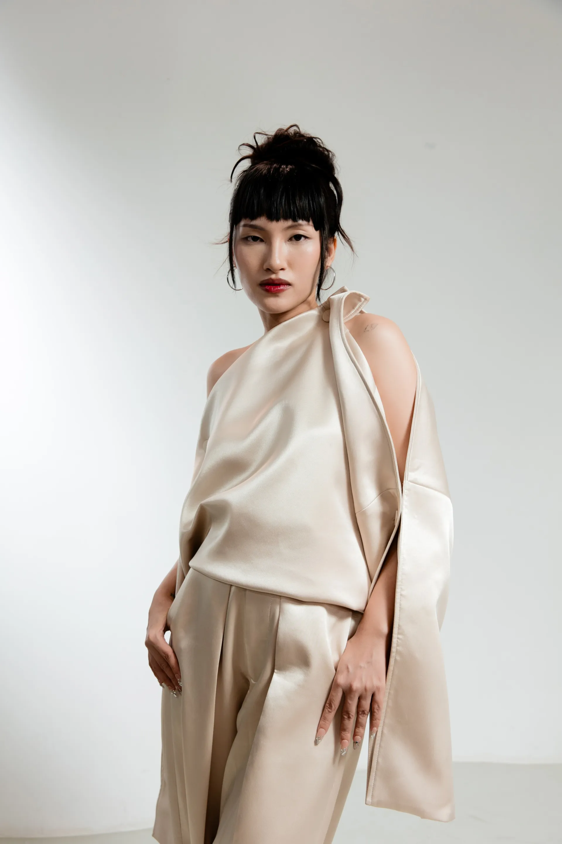 nguyen-ha-he-lo-bi-mat-dong-troi-cua-phuong-vy (4)