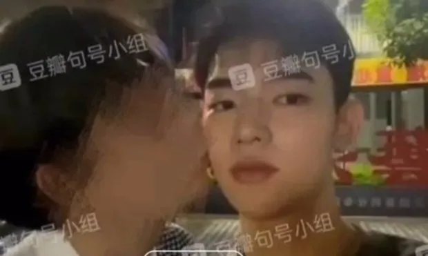 nu-dien-vien-noi-tieng-va-chong-ran-nut-dau-nam (6)