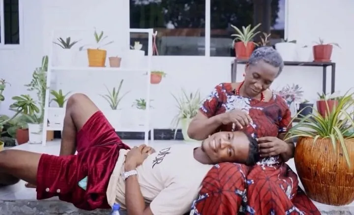 cu-ba-80-tuoi-nen-duyen-tai-xe-24-tuoi (3)