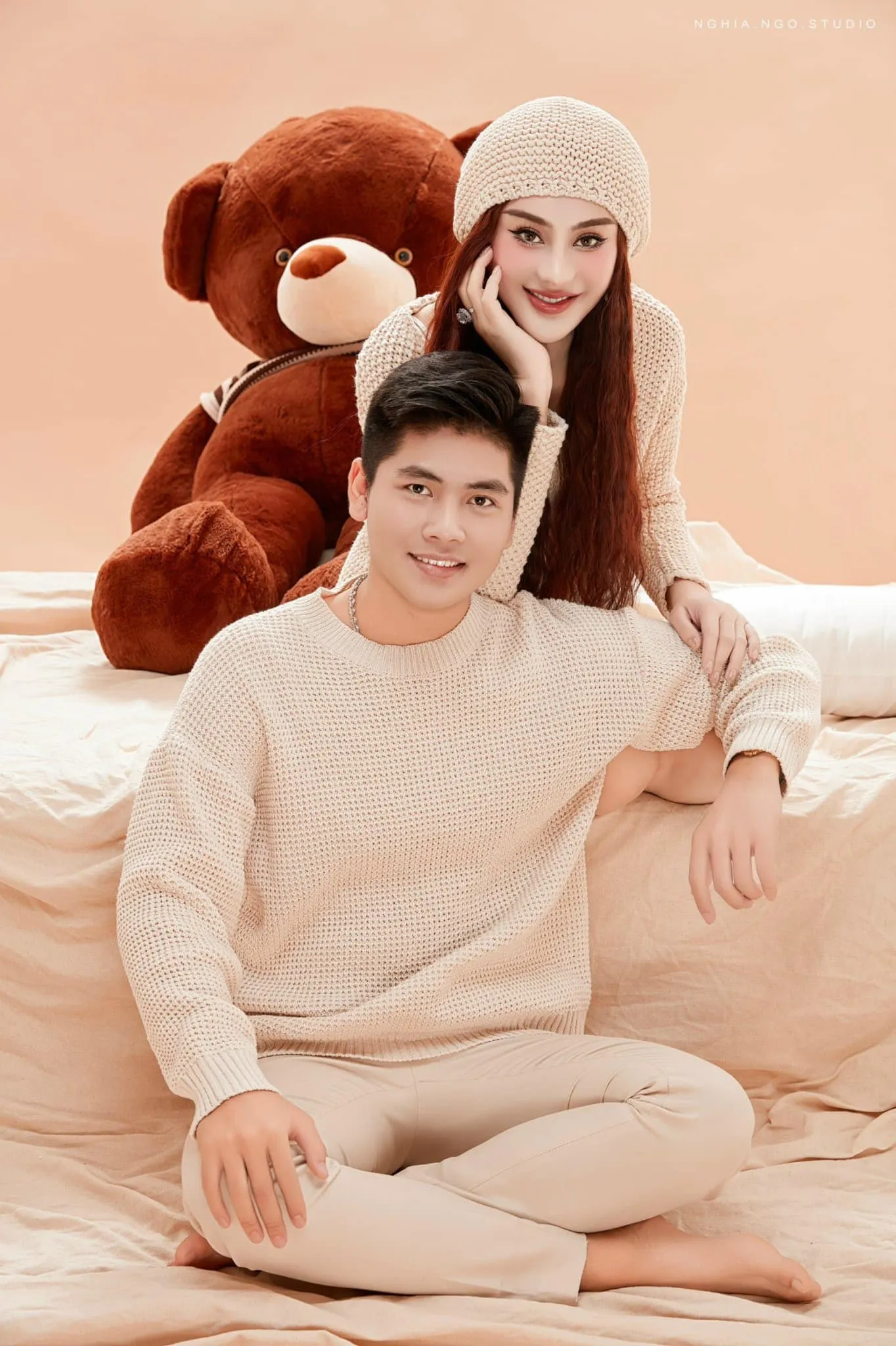 lam-khanh-chi-an-y-dang-doc-than-da-chia-tay-ban-trai-tin-don-kem-21-tuoi (7)