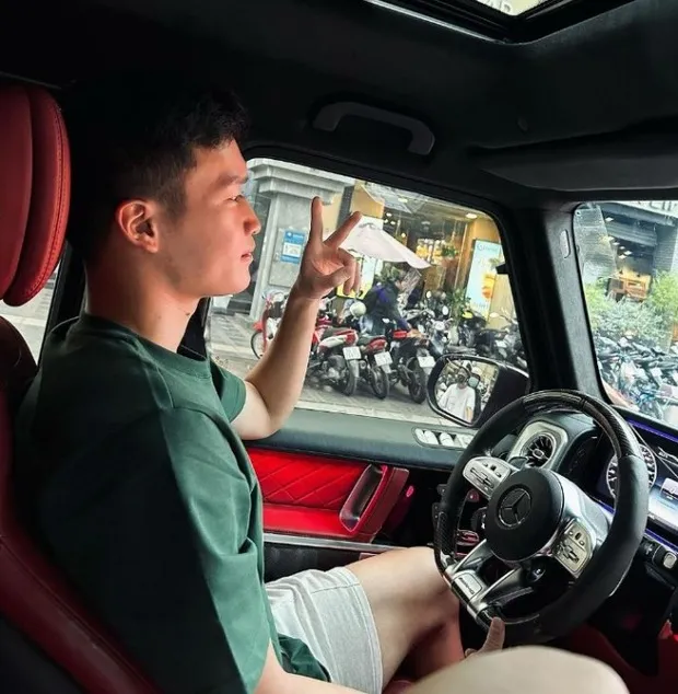 cau-thu-hoang-duc-lai-g63-deo-dong-ho-xin-thuc-hu-ra-sao (5)