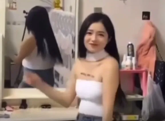 hot-girl-thon-tha-bi-lo-tay-voc-dang-thuc-su (1)