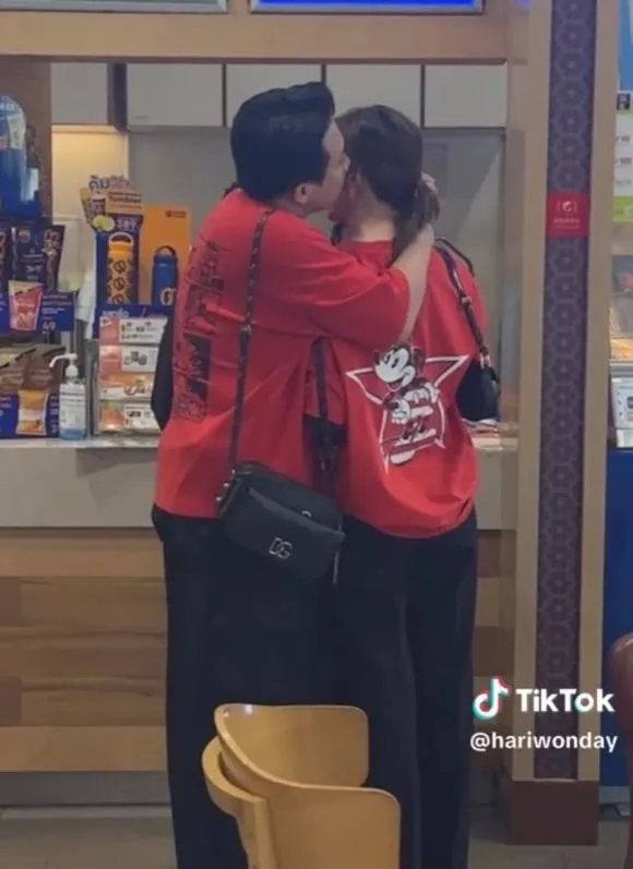 tran-thanh-hari-won-thoai-mai-hon-hit-o-noi-dong-nguoi (5)