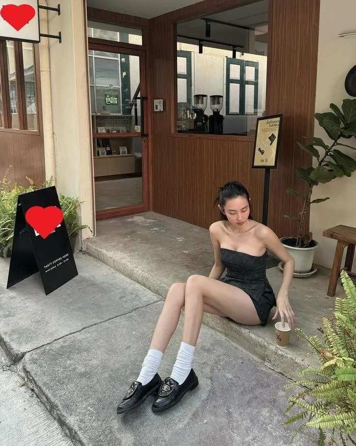 hoa-hau-thuy-tien-khoe-nhan-sac-nong-bong-tren-dat-thai-lan (2)