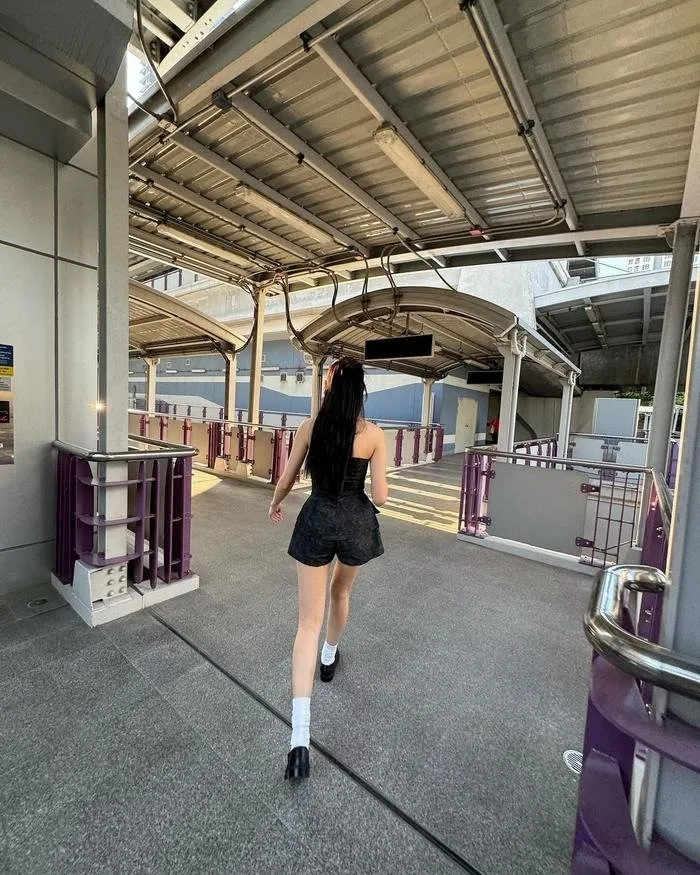 hoa-hau-thuy-tien-khoe-nhan-sac-nong-bong-tren-dat-thai-lan (5)