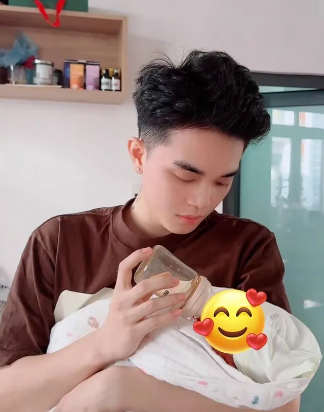 nguoi-dan-ong-thu-3-tai-viet-nam-mang-thai-tu-nhien-va-sinh-con (3)