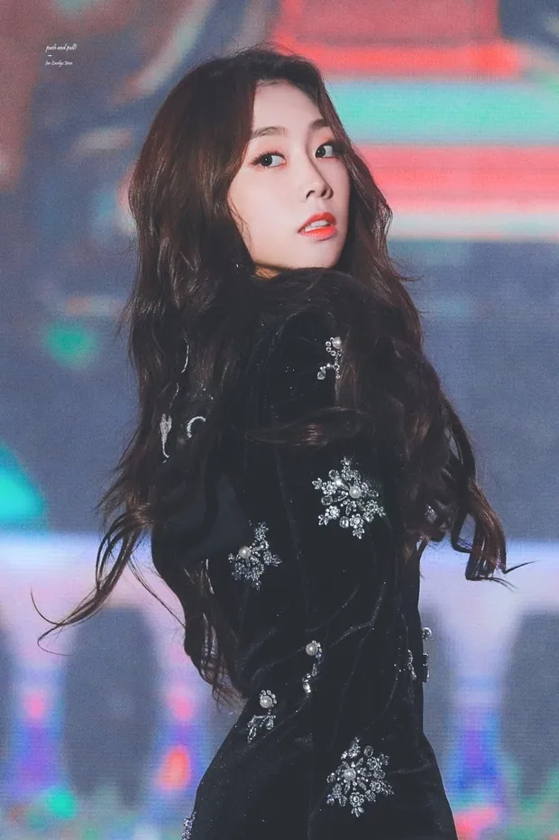 nu-ca-si-tung-gay-bao-mot-thoi-nay-phai-di-lam-cong-nhan-nha-may (6)