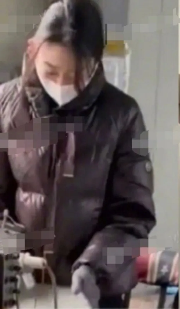 nu-ca-si-tung-gay-bao-mot-thoi-nay-phai-di-lam-cong-nhan-nha-may (7)