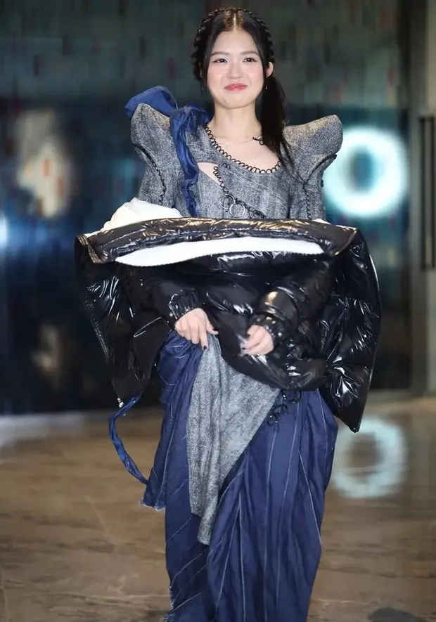 suni-ha-linh-bi-dim-nhan-sac-van-gay-bao-mxh-xu-trung (1)