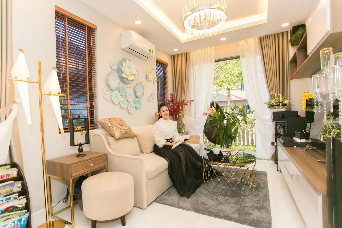 nhat-kim-anh-len-tieng-truoc-tin-don-khong-quan-trong-cat-xe-vi-qua-giau (10)