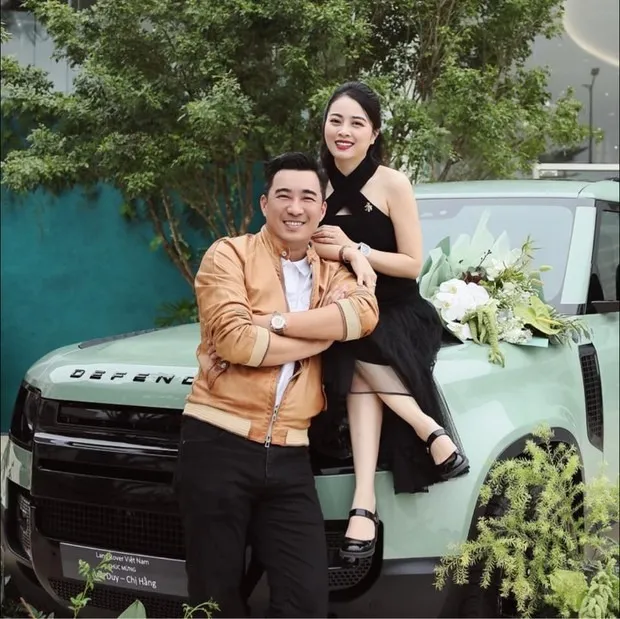 hot-mom-hang-tui-dien-vay-cuoi-giong-son-ye-ji (2)