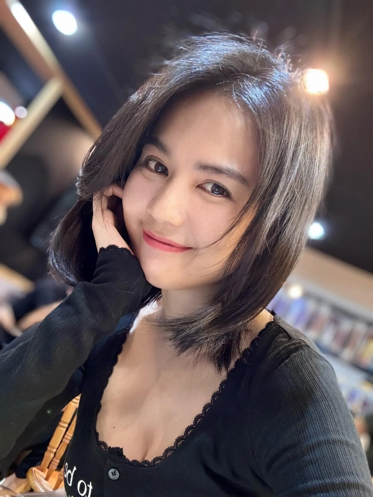 ngoc-trinh-di-tu-thien-sau-bien-co (3)