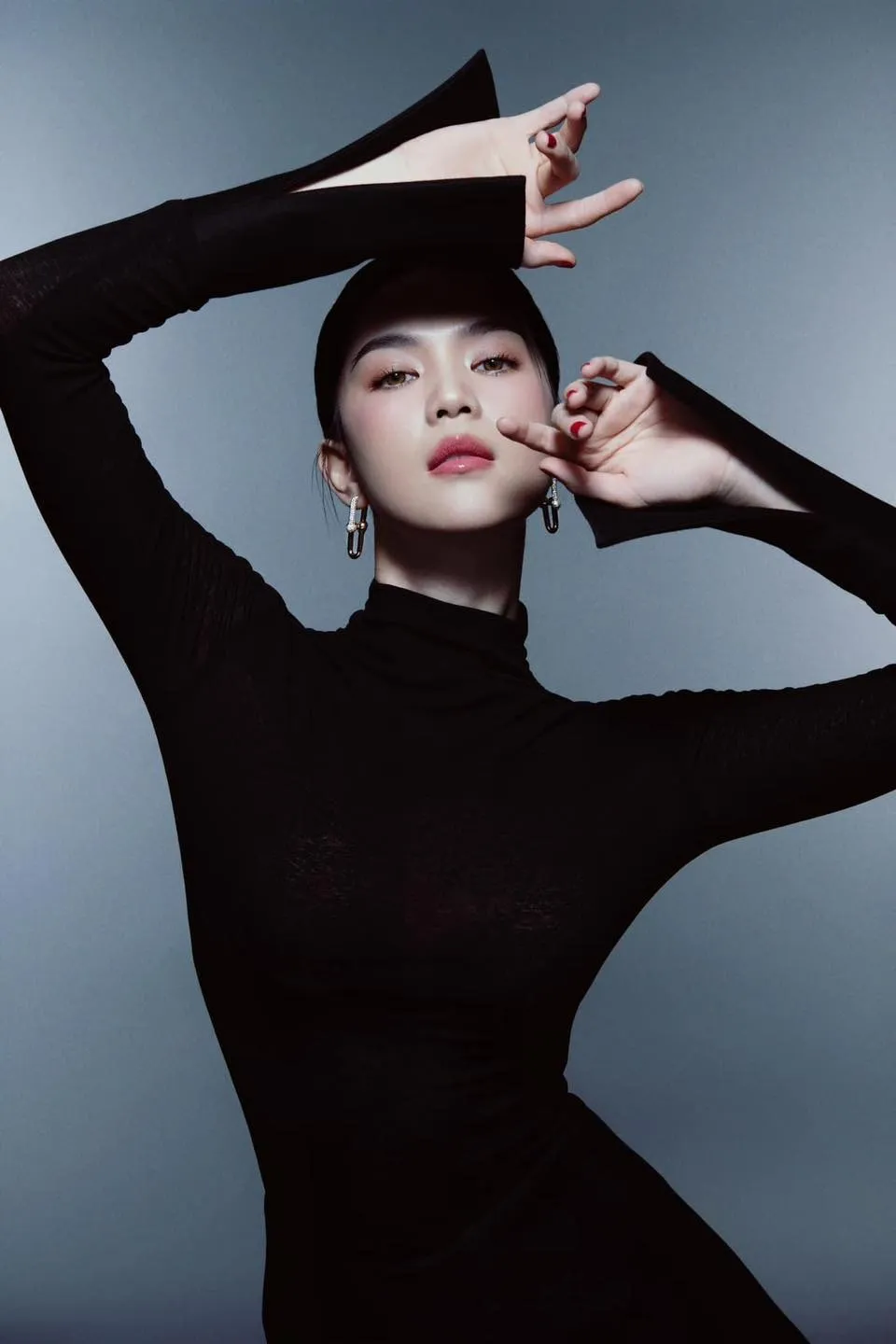 ngoc-trinh-di-tu-thien-sau-bien-co (4)