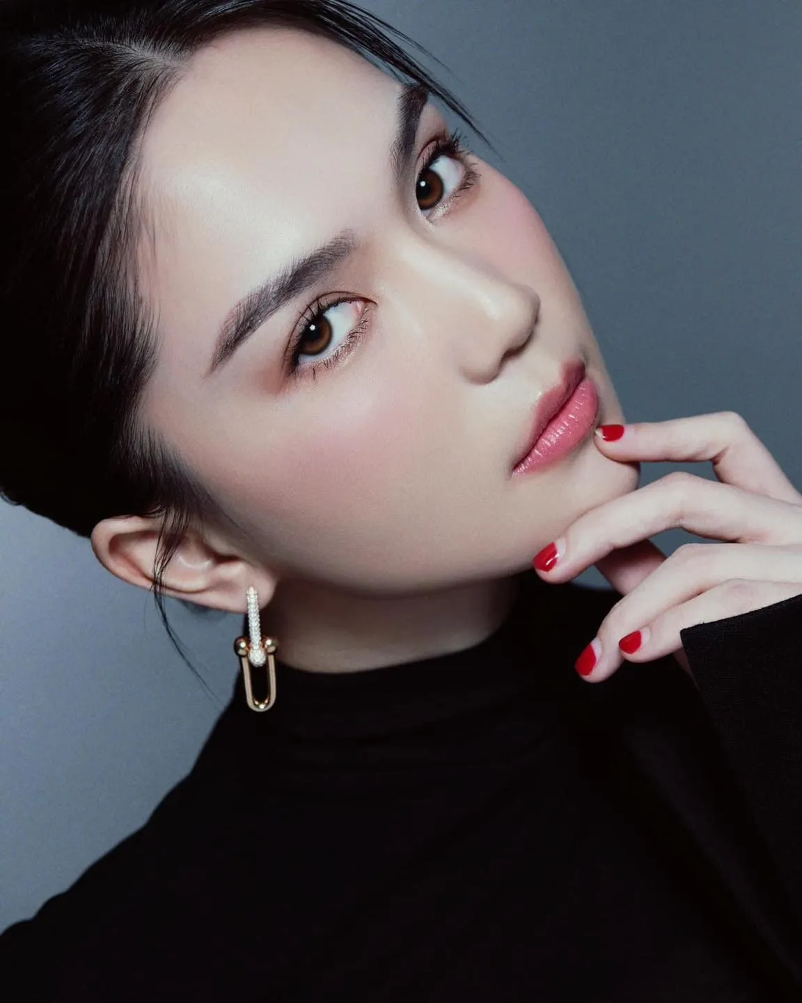 ngoc-trinh-di-tu-thien-sau-bien-co (5)