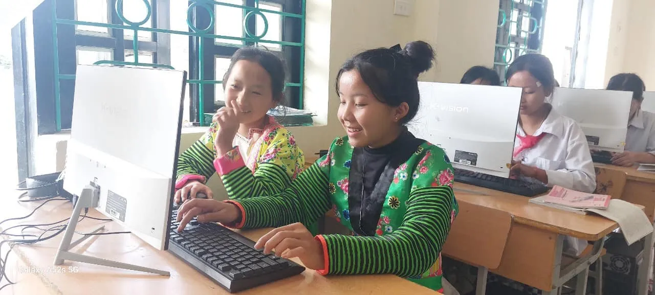 gian-lan-tien-tu-thien-nhung-den-vau-lai-duoc-khen-ngoi-ly-do-vi-sao (10)