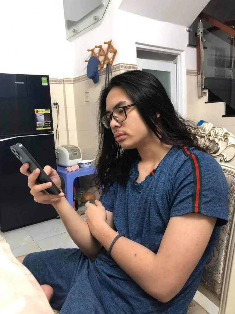 con-trai-cat-phuong-gay-sot-voi-ngoai-hinh-la-lam (1)