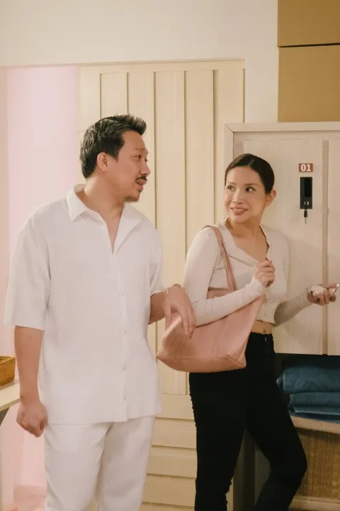 kha-nhu-bi-to-giat-vai-choi-xau- dong-nghiep (1)