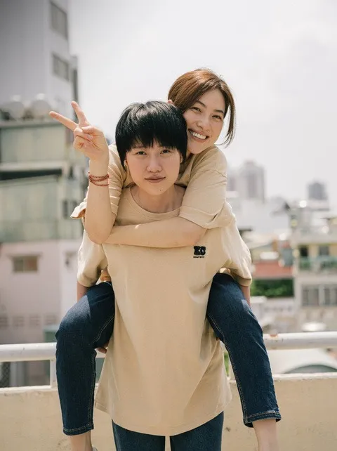 em-gai-tran-thanh-uyen-an-lo-anh-cuoi-bi-mat