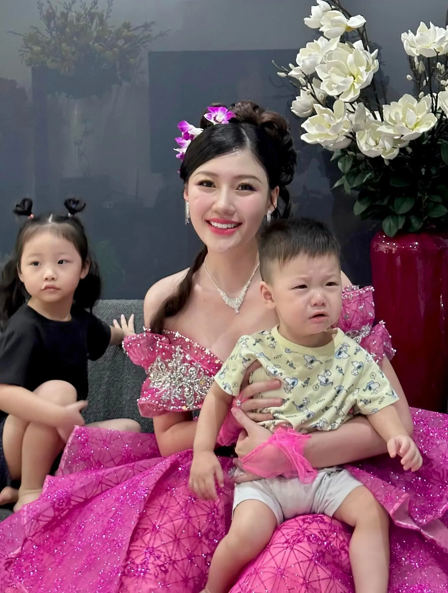 em-gai-tran-thanh-uyen-an-lo-anh-cuoi-bi-mat (5)