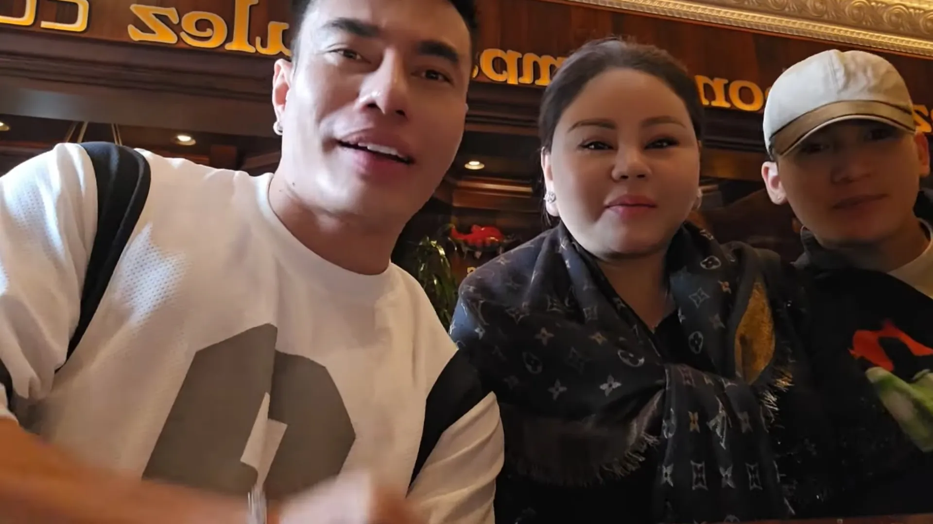 le-duong-bao-lam-di-an-tren-dat-my-phai-mang-do-thua-ve (3)