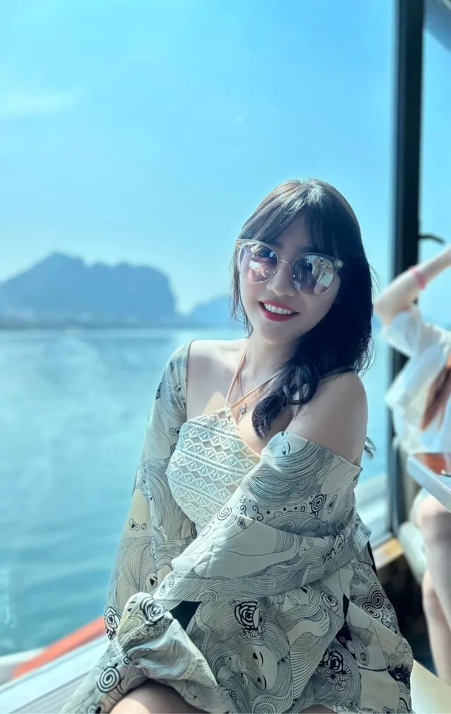 nhan-sac-cua-ban-gai-tong-tai-gia-truong-hot-ran-ran-coi-mang (7)