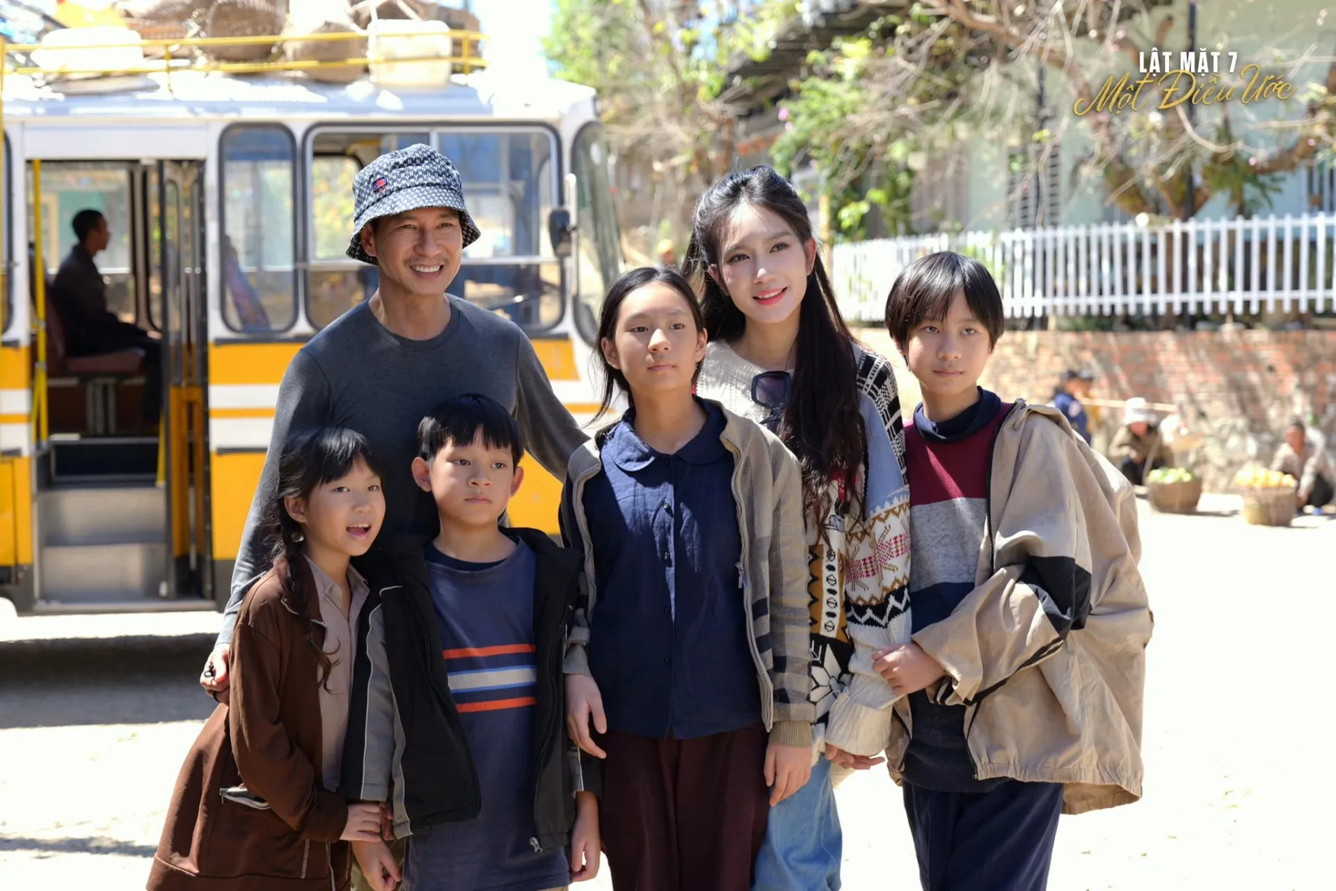 ly-hai-tung-tu-ti-vi-nha-ngheo-nhat-lop-tuoi-tho-phai-di-tat-muong-bat-ca (4)